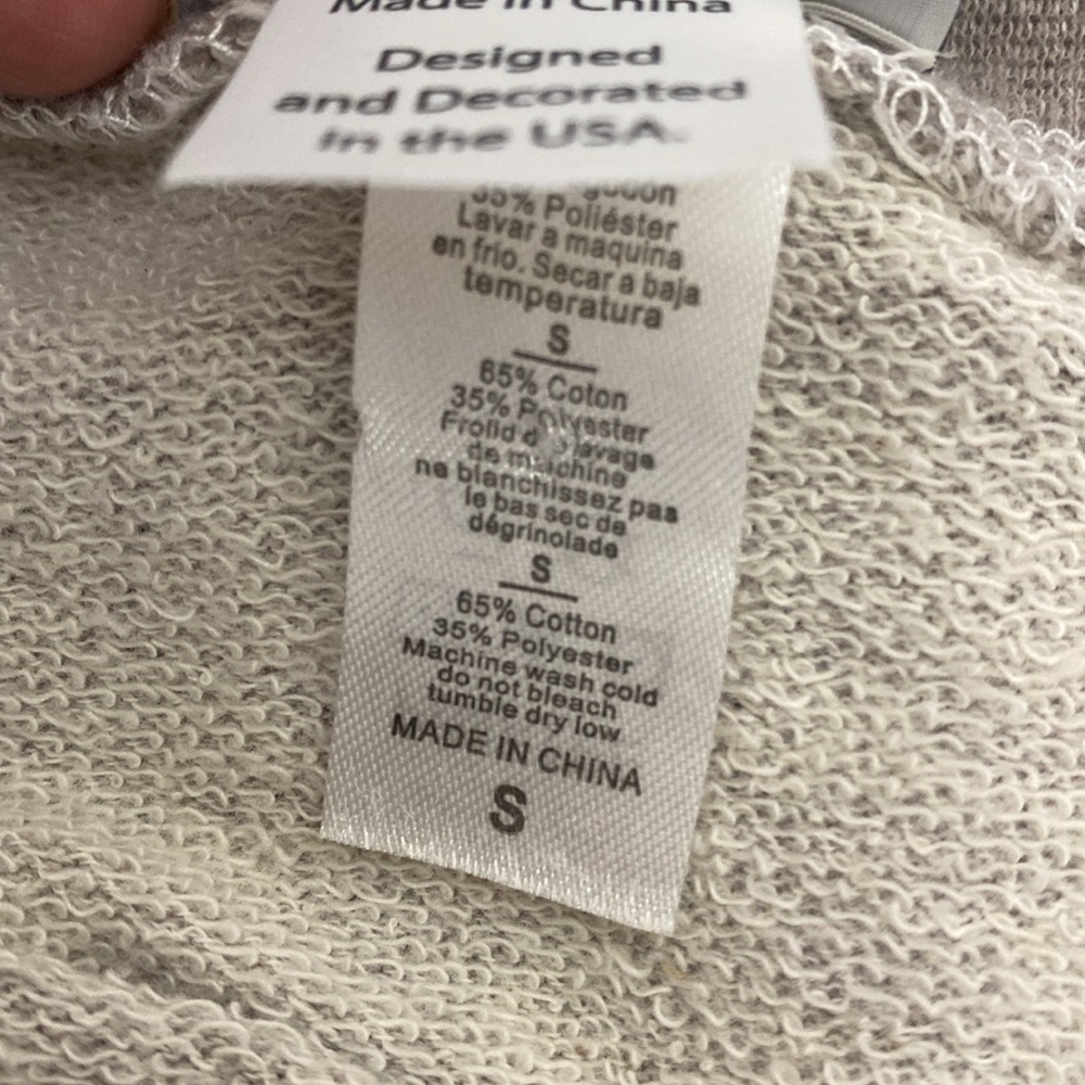 Universal Studios Hello Kitty Sweatshirt - image 7